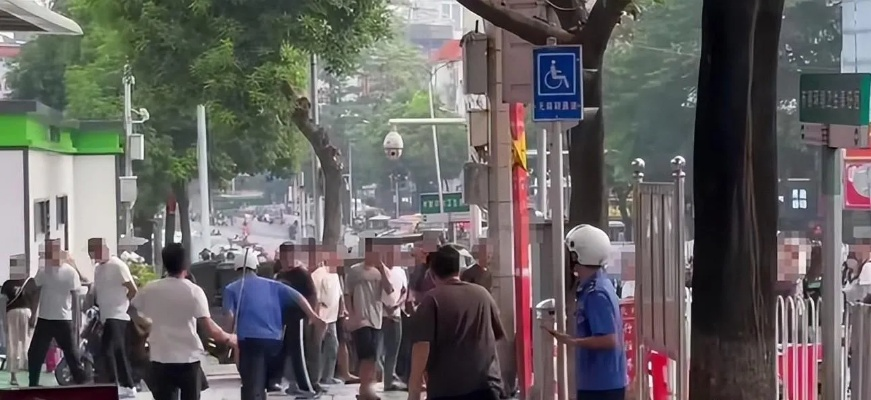 大理通报执法队与商户冲突事件,管理与服务之争的背后 大理通报执法队与商户冲突事件,管理与服务之争的背后